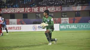 Jamshedpur FC goalkeeper Sanjiban Ghosh helped them defeat Minerva Punjab in Super Cup.(AIFF) Jamshedpur FC goalkeeper Sanjiban Ghosh helped them defeat Minerva Punjab in Super Cup.(AIFF)