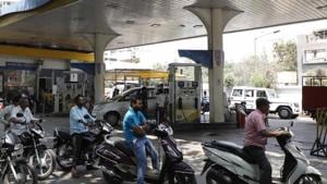 In Pune, petrol was sold at Rs 81.54 per litre,and diesel was sold at Rs.67.71, the highest in the last five years.(HT PHOTO) In Pune, petrol was sold at Rs 81.54 per litre,and diesel was sold at Rs.67.71, the highest in the last five years.(HT PHOTO)