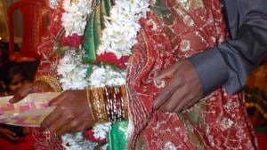 Seeing her mother’s condition deteriorating rapidly, the girl had requested to advance the wedding.(HT/Photo for representation) Seeing her mother’s condition deteriorating rapidly, the girl had requested to advance the wedding.(HT/Photo for representation)