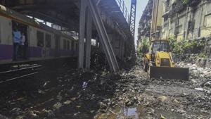From October till date, 6,500 truckloads of garbage have been taken away.(Pratik Chorge/HT Photo) From October till date, 6,500 truckloads of garbage have been taken away.(Pratik Chorge/HT Photo)