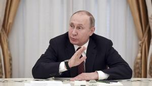 Russian President Vladimir Putin meets with candidates who participated in the last presidential election, at the Kremlin in Moscow.(REUTERS) Russian President Vladimir Putin meets with candidates who participated in the last presidential election, at the Kremlin in Moscow.(REUTERS)