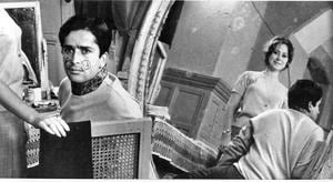 Shakespeare in India: Shashi Kapoor and Felicity Kendal on the sets of Shakespeare-Wallah in 1965.(Getty Images)