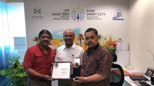 Prasanna Desai receives Design Excellence National Award held at Sri Lanka on March 25, 2018.(HT PHOTO) Prasanna Desai receives Design Excellence National Award held at Sri Lanka on March 25, 2018.(HT PHOTO)