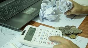 The research examined the health effects of losing 75% or more of one’s total wealth during a two-year period.(Shutterstock) The research examined the health effects of losing 75% or more of one’s total wealth during a two-year period.(Shutterstock)