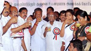 Tamil Nadu chief minister Edappadi K Palaniswami and deputy chief minister O Panneerselvam, fisheries minister D Jayakumar and others break their day-long fast on the Cauvery issue in Chennai on Tuesday.(PTI)