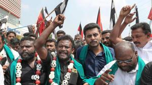 DMK members raise slogans during a protest against central government over delay in setting up Cauvery Management Board to resolve the water-sharing issue, in Coimbatore on Wednesday.(PTI) DMK members raise slogans during a protest against central government over delay in setting up Cauvery Management Board to resolve the water-sharing issue, in Coimbatore on Wednesday.(PTI)