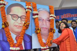 BJP MP Savitri Bai Phule offering tributes to dalit icons Bhimrao Ambedkar and Kansiram during a rally in Lucknow.(File Photo) BJP MP Savitri Bai Phule offering tributes to dalit icons Bhimrao Ambedkar and Kansiram during a rally in Lucknow.(File Photo)