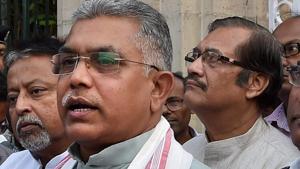 West Bengal BJP president Dilip Ghosh met governor Keshari Nath Tripathy over violence ahead of panchayat polls in the state.(PTI Photo) West Bengal BJP president Dilip Ghosh met governor Keshari Nath Tripathy over violence ahead of panchayat polls in the state.(PTI Photo)
