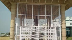 BR Ambedkar’s statue in Lucknow’s Babasaheb Bhimrao Ambedkar University is surrounded with iron grills.(HT Photo) BR Ambedkar’s statue in Lucknow’s Babasaheb Bhimrao Ambedkar University is surrounded with iron grills.(HT Photo)