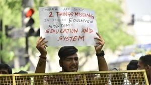 Students protest against the Central Board of Secondary Education for announcing the re-examination of the leaked papers near Jantar Mantar in New Delhi on March 29, 2018.(HT file) Students protest against the Central Board of Secondary Education for announcing the re-examination of the leaked papers near Jantar Mantar in New Delhi on March 29, 2018.(HT file)