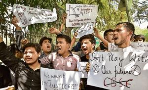 CBSE students protest against holding re-examination after paper leaks, near Jantar Mantar in New Delhi , March 30(Hindustan Times) CBSE students protest against holding re-examination after paper leaks, near Jantar Mantar in New Delhi , March 30(Hindustan Times)