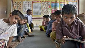 Students of the government elementary school in Bal Labe Darya village in Ajnala.(Gurpreet Singh/HT) Students of the government elementary school in Bal Labe Darya village in Ajnala.(Gurpreet Singh/HT)