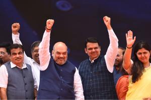 (LtoR) Top BJP leaders Nitin Gadkari, Amit Shah, Devendra Fadnavis, Pankaja Munde at the rally in Mumbai on Friday.(Satish Bate/HT Photo) (LtoR) Top BJP leaders Nitin Gadkari, Amit Shah, Devendra Fadnavis, Pankaja Munde at the rally in Mumbai on Friday.(Satish Bate/HT Photo)