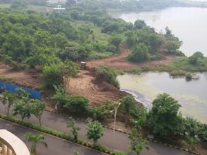 In February, the state mangrove cell had asked Cidco to remove the debris but they did not.(HT PHOTO) In February, the state mangrove cell had asked Cidco to remove the debris but they did not.(HT PHOTO)