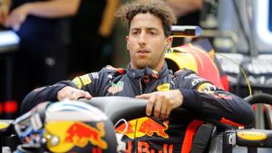 Red Bull’s Daniel Ricciardo beat Mercedes and Ferrari to set the fastest time in first practice at the Bahrain Grand Prix.(REUTERS) Red Bull’s Daniel Ricciardo beat Mercedes and Ferrari to set the fastest time in first practice at the Bahrain Grand Prix.(REUTERS)