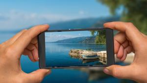 Here’s how you can manage photos on your phone.(Shutterstock) Here’s how you can manage photos on your phone.(Shutterstock)