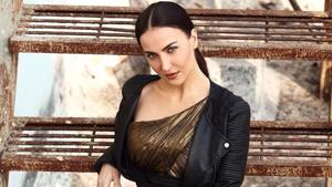 Actor Elli AvrRam is shooting for the Tamil and Kannada remakes of the Bollywood film Queen, starring Kangana Ranaut. Actor Elli AvrRam is shooting for the Tamil and Kannada remakes of the Bollywood film Queen, starring Kangana Ranaut.