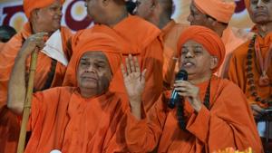 Lingayat seers said the sect must support Siddaramaiah for recognising it as a separate religion.(Arijit Sen/HT Photo) Lingayat seers said the sect must support Siddaramaiah for recognising it as a separate religion.(Arijit Sen/HT Photo)