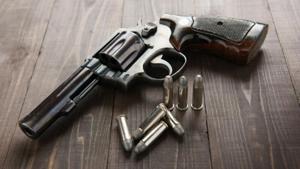 The robbers snatched the cash boxes containing <span class='webrupee'>₹</span>25 lakh from the loaders pointing revolver at them.(File/Shutterstock Image) The robbers snatched the cash boxes containing <span class='webrupee'>₹</span>25 lakh from the loaders pointing revolver at them.(File/Shutterstock Image)