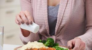 A little reduction in the intake of salt can help in controlling various kidney problems, even medicines can work better then.(Shutterstock) A little reduction in the intake of salt can help in controlling various kidney problems, even medicines can work better then.(Shutterstock)
