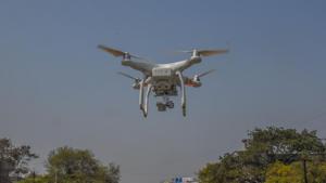 Pune Metro conducting a drone survey of Satara road on Saturday(Sanket Wankhade/HT PHOTO) Pune Metro conducting a drone survey of Satara road on Saturday(Sanket Wankhade/HT PHOTO)