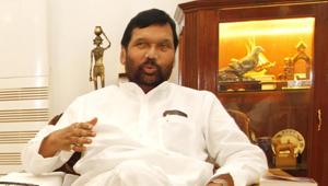 Union minister Ram Vilas Paswan at his residence in New Delhi. Pawan rejected the argument that there was discord brewing within the National Democratic Alliance.(Arvind Yadav/HT File Photo) Union minister Ram Vilas Paswan at his residence in New Delhi. Pawan rejected the argument that there was discord brewing within the National Democratic Alliance.(Arvind Yadav/HT File Photo)