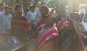 Grieving relatives of the victims outside Simdega Sadar hospital on Tuesday.(HT Photo) Grieving relatives of the victims outside Simdega Sadar hospital on Tuesday.(HT Photo)