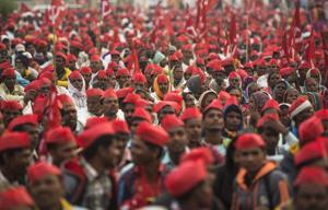 Over 35,000 farmers marched to the Maharashtra Vidhan Sabha in Mumbai last month.(HT File Photo) Over 35,000 farmers marched to the Maharashtra Vidhan Sabha in Mumbai last month.(HT File Photo)