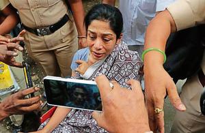 Indrani Mukerjea after being discharged from JJ Hospital in Mumbai.(HT Photo) Indrani Mukerjea after being discharged from JJ Hospital in Mumbai.(HT Photo)