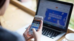 Addiction of smartphone use begins forming neurological connections in the brain in ways similar to how opioid addiction is experienced.(Shutterstock) Addiction of smartphone use begins forming neurological connections in the brain in ways similar to how opioid addiction is experienced.(Shutterstock)