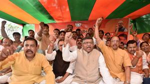 Law minister Ravi Shankar Prasad and BJP leaders sit on a day-long fast to protest against the disruption of Parliament, in Patna.(PTI Photo) Law minister Ravi Shankar Prasad and BJP leaders sit on a day-long fast to protest against the disruption of Parliament, in Patna.(PTI Photo)