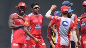 Chris Gayle scored over 3000 runs in seven seasons for Royal Challengers Bangalore but in the 2018 Indian Premier League, he wil be playing against them for Kings XI Punjab.(HT Photo) Chris Gayle scored over 3000 runs in seven seasons for Royal Challengers Bangalore but in the 2018 Indian Premier League, he wil be playing against them for Kings XI Punjab.(HT Photo)