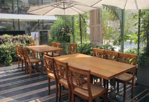 Dine at The Quarter is so pretty that it’s easy to ignore the blare of Mama Parmanand Marg and Warekar Bridge beyond the walls of the Royal Opera House.(Bhushan Koyande / HT Photo) Dine at The Quarter is so pretty that it’s easy to ignore the blare of Mama Parmanand Marg and Warekar Bridge beyond the walls of the Royal Opera House.(Bhushan Koyande / HT Photo)