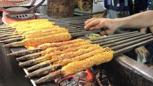 Qureshi Corner is run by five Qureshi brothers who say Maseeta was their great grandfather.(HT Photo) Qureshi Corner is run by five Qureshi brothers who say Maseeta was their great grandfather.(HT Photo)