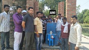 Statue of BR Ambedkar vandalised by unidentified persons in Jaunpur’s Gajna.(ANI Photo) Statue of BR Ambedkar vandalised by unidentified persons in Jaunpur’s Gajna.(ANI Photo)