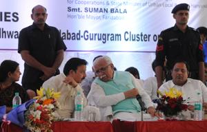 Chief minister Manohar Lal Khattar at the foundation stone laying event for the waste-to-energy treatment plant at Bandhwari on Friday.(Parveen Kumar/HT PHOTO) Chief minister Manohar Lal Khattar at the foundation stone laying event for the waste-to-energy treatment plant at Bandhwari on Friday.(Parveen Kumar/HT PHOTO)