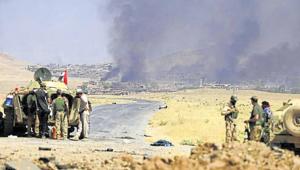 Smoke rises from clashes during the war between Iraqi army and Shi'ite Popular Mobilization Forces (PMF) against the Islamic State militants in al-Ayadiya, northwest of Tal Afar, Iraq August 28, 2017.(REUTERS Photo) Smoke rises from clashes during the war between Iraqi army and Shi'ite Popular Mobilization Forces (PMF) against the Islamic State militants in al-Ayadiya, northwest of Tal Afar, Iraq August 28, 2017.(REUTERS Photo)