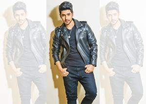 Armaan Malik thinks that the best thing about his contemporary singers is that they are all friends and have a healthy competition among them ( Make-up; Baba Chaursiya)(Photo: Imazing studio) Armaan Malik thinks that the best thing about his contemporary singers is that they are all friends and have a healthy competition among them ( Make-up; Baba Chaursiya)(Photo: Imazing studio)