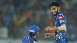 Mayank Markande (R) has picked up seven wickets in his first two Indian Premier League matches for Mumbai Indians.(AFP) Mayank Markande (R) has picked up seven wickets in his first two Indian Premier League matches for Mumbai Indians.(AFP)