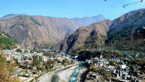 KMVN has decided to start homestay in Kuti village which lies en-route to Tibet. Tourists going to Adi Kailash Yatra can avail of the homestay facility.(HT PHOTO) KMVN has decided to start homestay in Kuti village which lies en-route to Tibet. Tourists going to Adi Kailash Yatra can avail of the homestay facility.(HT PHOTO)