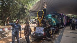 The central railway also had an inaugural run of the steam loco on Wednesday.(Pratik Chorge/HT Photo) The central railway also had an inaugural run of the steam loco on Wednesday.(Pratik Chorge/HT Photo)