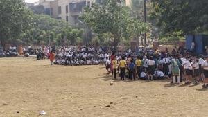 School children and staff were evacuated safely after a fire broke out in Universal High School in Thane on Thursday.(HT Photo) School children and staff were evacuated safely after a fire broke out in Universal High School in Thane on Thursday.(HT Photo)