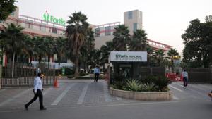 To fulfil immediate cash requirement, Radiant Life Care said it is prepared to purchase FHL’s interest in FMRI, Gurugram, and Fortis Shalimar Bagh in New Delhi.(Parveen Kumar/Hindustan Times) To fulfil immediate cash requirement, Radiant Life Care said it is prepared to purchase FHL’s interest in FMRI, Gurugram, and Fortis Shalimar Bagh in New Delhi.(Parveen Kumar/Hindustan Times)