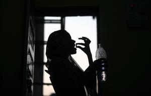 One of the main problems, say experts, is that treatment can take years and many patients don’t have the time or patience to see it through.(Kalpak Pathak / HT Photo) One of the main problems, say experts, is that treatment can take years and many patients don’t have the time or patience to see it through.(Kalpak Pathak / HT Photo)