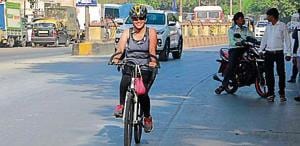 Actress Sonali Kulkarni also extended her support to cycling and reiterated the need for parking spaces for cycles.(HT Photo)