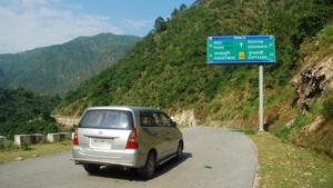 A proper traffic management on the route would bring a huge relief to both pilgrims as well as local people, says chief minister’s media coordinator Darshan Singh Rawat.(HT Photo) A proper traffic management on the route would bring a huge relief to both pilgrims as well as local people, says chief minister’s media coordinator Darshan Singh Rawat.(HT Photo)