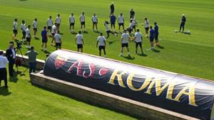 AS Roma players practice on their training ground in Roma on Tuesday, a day ahead of their UEFA Champions League semi-final Leg 1 match against Liverpool FC at Anfield.(REUTERS) AS Roma players practice on their training ground in Roma on Tuesday, a day ahead of their UEFA Champions League semi-final Leg 1 match against Liverpool FC at Anfield.(REUTERS)