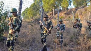 Border Security Force (BSF) jawans patrol near Line of Control (LoC) in Poonch.(PTI File sPhoto) Border Security Force (BSF) jawans patrol near Line of Control (LoC) in Poonch.(PTI File sPhoto)