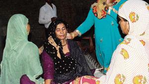 Batto, the mother of 22-year-old Farhana (below) who was shot dead by armed robbers late on Friday, at her Ghaziabad residence.(Sakib Ali/HT Photo) Batto, the mother of 22-year-old Farhana (below) who was shot dead by armed robbers late on Friday, at her Ghaziabad residence.(Sakib Ali/HT Photo)
