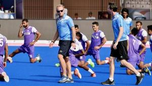 Sjoerd Marijne (left, in blue T-short) has been removed as Indian men’s hockey team coach after a poor show at 2018 Commonwealth Games (CWG) in Gold Coast.(PTI) Sjoerd Marijne (left, in blue T-short) has been removed as Indian men’s hockey team coach after a poor show at 2018 Commonwealth Games (CWG) in Gold Coast.(PTI)
